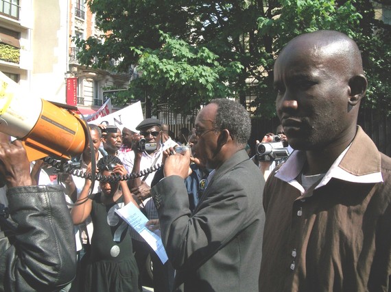 Manifestation de l'AVOMM, de l'OCVIDH et de l'ARMME en images (Paris 23 avril 2011).