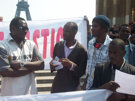 Manifestation de l'AVOMM, de l'OCVIDH et de l'ARMME en images (Paris 23 avril 2011). Manifestation de l'AVOMM, de l'OCVIDH et de l'ARMME en images (Paris 23 avril 2011).