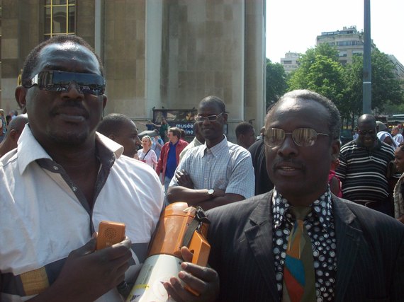 Manifestation de l'AVOMM, de l'OCVIDH et de l'ARMME en images (Paris 23 avril 2011). Manifestation de l'AVOMM, de l'OCVIDH et de l'ARMME en images (Paris 23 avril 2011).