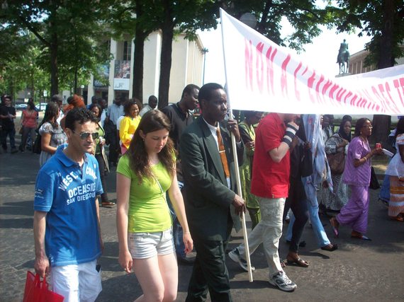 Manifestation de l'AVOMM, de l'OCVIDH et de l'ARMME en images (Paris 23 avril 2011).