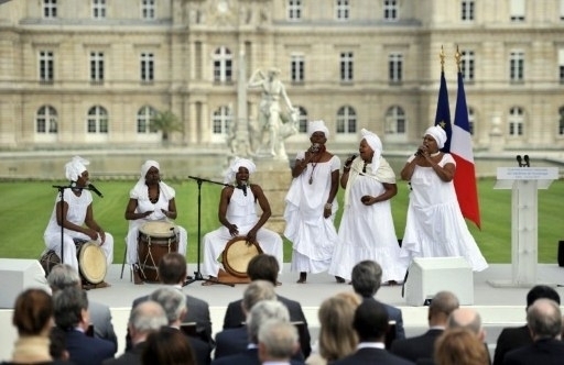 Commémoration de l'abolition de l'esclavage au jardin du Luxembourg (10 mai 2011) Commémoration de l'abolition de l'esclavage au jardin du Luxembourg (10 mai 2011)