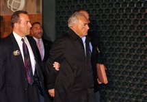 Inculpé de tentative de viol, Strauss-Kahn devant un juge Inculpé de tentative de viol, Strauss-Kahn devant un juge