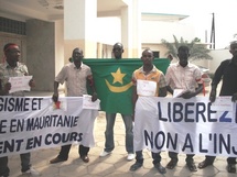 LA POLICE SENEGALAISE CHARGE LES MILITANTS D’IRA-SENEGAL QUI MANIFESTAIENT CONTRE L’INCARCERATION DE LEURS CAMARADES EN MAURITANIE LA POLICE SENEGALAISE CHARGE LES MILITANTS D’IRA-SENEGAL QUI MANIFESTAIENT CONTRE L’INCARCERATION DE LEURS CAMARADES EN MAURITANIE