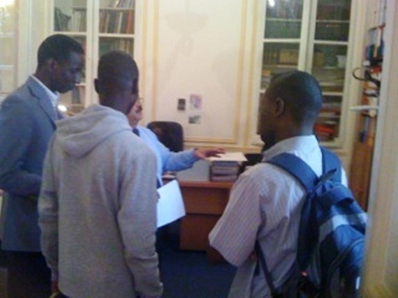 Occupation de l'Ambassade de Mauritanie à Paris par les militants IRA France (photos) Occupation de l'Ambassade de Mauritanie à Paris par les militants IRA France (photos)