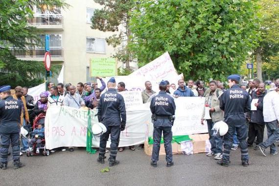 Manifestation des Mauritaniens de Belgique ce matin devant l’ambassade pour rendre hommage au Martyr Lamine Mangane et exiger de nouveau l’arrêt du recensement Manifestation des Mauritaniens de Belgique ce matin devant l’ambassade pour rendre hommage au Martyr Lamine Mangane et exiger de nouveau l’arrêt du recensement
