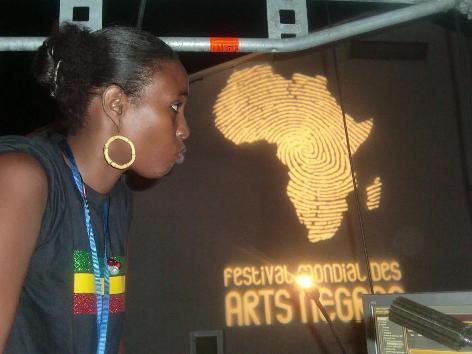 Malika Diagana: Engagée pour le métissage culturel Malika Diagana: Engagée pour le métissage culturel