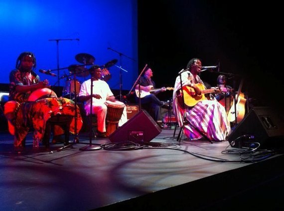 Baaba Maal lance un appel de paix depuis Paris suite aux évènements de Fanaye Baaba Maal lance un appel de paix depuis Paris suite aux évènements de Fanaye