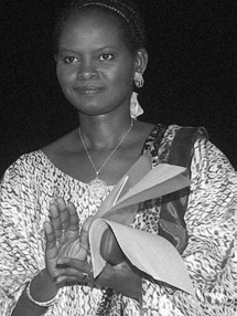 Le 26 septembre 1999, elle est devenue la première africaine à recevoir le prix de Nuremberg, en Allemagne. Le 26 septembre 1999, elle est devenue la première africaine à recevoir le prix de Nuremberg, en Allemagne.