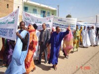 MAURITANIE : DES JOURNALISTES PARTICIPENT AU DEFILE DU 1ER MAI MAURITANIE : DES JOURNALISTES PARTICIPENT AU DEFILE DU 1ER MAI