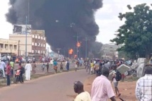 Mali : sept morts et 46 blessés dans l'explosion d'un camion-citerne à Bamako (gouvernement) Mali : sept morts et 46 blessés dans l'explosion d'un camion-citerne à Bamako (gouvernement)