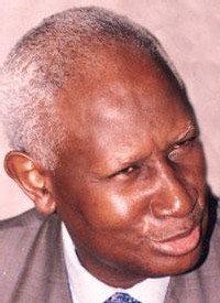 IMMIGRATION : ABDOU DIOUF REMONTE LES BRETELLES A SARKOZY IMMIGRATION : ABDOU DIOUF REMONTE LES BRETELLES A SARKOZY