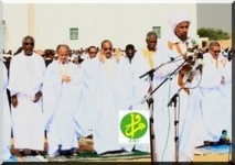 Le Président de la République accomplit la prière de Id El Fitr dans l'enceinte de la mosquée Ibn Abass à Nouakchott. Le Président de la République accomplit la prière de Id El Fitr dans l'enceinte de la mosquée Ibn Abass à Nouakchott.