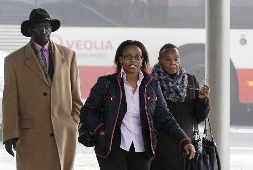 Yvonne Basebya (d), Néerlandaise d’origine rwandaise, arrive au tribunal de La Haye, le 22 octobre 2012 Yvonne Basebya (d), Néerlandaise d’origine rwandaise, arrive au tribunal de La Haye, le 22 octobre 2012