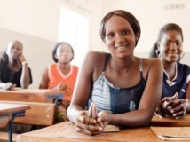 Des adolescentes dans une salle de classe à Bamako. Des adolescentes dans une salle de classe à Bamako.