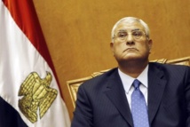 Le nouveau président par intérim de l'Égypte prête serment Le nouveau président par intérim de l'Égypte prête serment