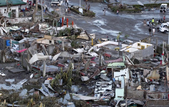 Le typhon Haiyan aurait fait 10 000 morts aux Philippines Le typhon Haiyan aurait fait 10 000 morts aux Philippines
