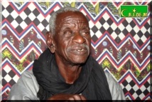 Djibril Zakaria Sall se raconte aux Paroles d’Ecrits de Manuel Bengoéchéa Djibril Zakaria Sall se raconte aux Paroles d’Ecrits de Manuel Bengoéchéa