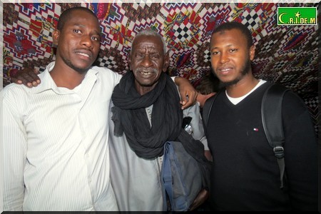 Djibril Zakaria Sall se raconte aux Paroles d’Ecrits de Manuel Bengoéchéa Djibril Zakaria Sall se raconte aux Paroles d’Ecrits de Manuel Bengoéchéa