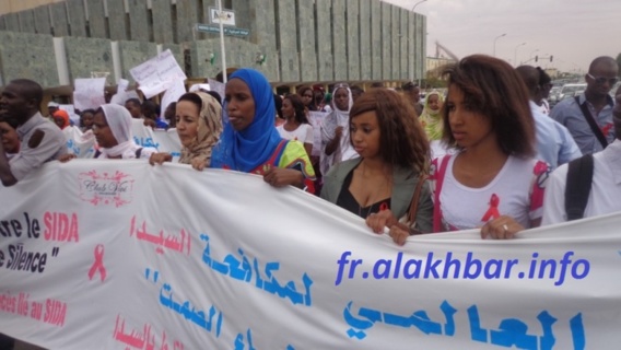 « Stop Sida ! », scandaient plusieurs jeunes à Nouakchott « Stop Sida ! », scandaient plusieurs jeunes à Nouakchott