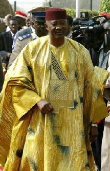 Présidentielle au Mali : ATT l’emporterait au premier tour Présidentielle au Mali : ATT l’emporterait au premier tour