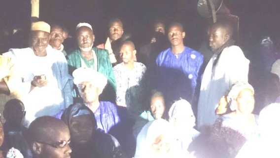 En images :  Monsieur Ibrahima Moctar Sarr, candidat à l'élection présidentielle du 21 juin 2014, à Boghé. En images :  Monsieur Ibrahima Moctar Sarr, candidat à l'élection présidentielle du 21 juin 2014, à Boghé.