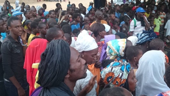 En images: Ce dimanche 15 juin 2014 la population de Magama très enjouée et déterminée à soutenir le candidat Ibrahima Moctar Sarr En images: Ce dimanche 15 juin 2014 la population de Magama très enjouée et déterminée à soutenir le candidat Ibrahima Moctar Sarr