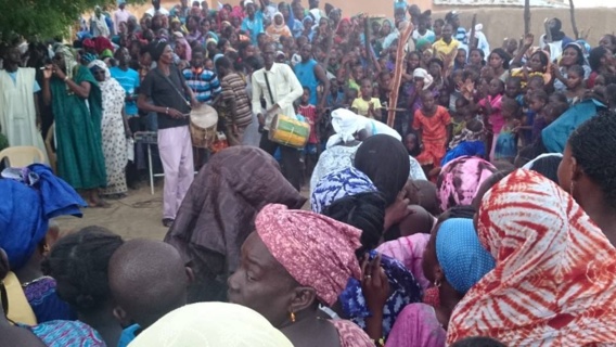 En images: Ce dimanche 15 juin 2014 la population de Magama très enjouée et déterminée à soutenir le candidat Ibrahima Moctar Sarr En images: Ce dimanche 15 juin 2014 la population de Magama très enjouée et déterminée à soutenir le candidat Ibrahima Moctar Sarr