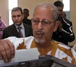 Face à la crise, Ould Abdallahi joue la carte du réalisme Face à la crise, Ould Abdallahi joue la carte du réalisme
