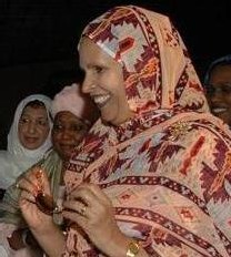 LA PREMIÈRE DAME DU PAYS DÉPOSE UNE PLAINTE CONTRE UN JOURNAL LA PREMIÈRE DAME DU PAYS DÉPOSE UNE PLAINTE CONTRE UN JOURNAL