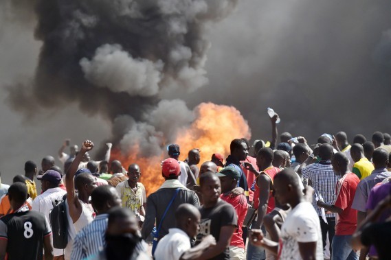 Burkina Faso: dissolution du gouvernement et état de siège ! Burkina Faso: dissolution du gouvernement et état de siège !
