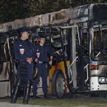 Incendie de bus à Marseille : Huit ans ferme pour les incendiaires de Mama Gallédou Incendie de bus à Marseille : Huit ans ferme pour les incendiaires de Mama Gallédou