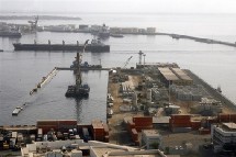 Le port de Dakar, le 03 juillet 2007 Le port de Dakar, le 03 juillet 2007