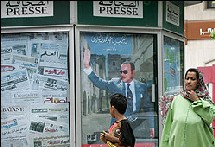 Le groupe de défense de la liberté de la presse Reporters Sans Frontières offre, dans son rapport annuel, une vue assez critique de la liberté de la presse au Maghreb. Selon ce rapport, seule la Mauritanie enregistre des progrès significatifs. Le groupe de défense de la liberté de la presse Reporters Sans Frontières offre, dans son rapport annuel, une vue assez critique de la liberté de la presse au Maghreb. Selon ce rapport, seule la Mauritanie enregistre des progrès significatifs.