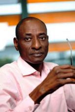 Catharsis ... aux pieds de la Mosquée de la Divinité .., par Abdarahmane Ngaïde Catharsis ... aux pieds de la Mosquée de la Divinité .., par Abdarahmane Ngaïde