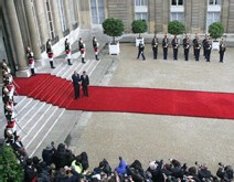 Le Président Ould Cheikh Abdallahi reçu à l’Elysée Le Président Ould Cheikh Abdallahi reçu à l’Elysée