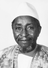 Amadou Hampâté Bâ (1901-1991), conservateur de la tradition orale africaine Amadou Hampâté Bâ (1901-1991), conservateur de la tradition orale africaine