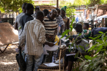 Menacées, enlevées, enrôlées de force : au Burkina Faso, les voix dissidentes réduites au silence