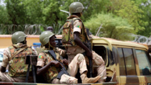 La junte malienne interdit à Bamako une coalition d'opposants