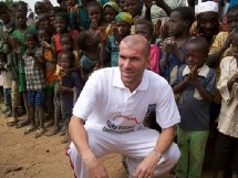 Niger: Zidane poursuit au Niger sa mission d'ambassadeur du PNUD Niger: Zidane poursuit au Niger sa mission d'ambassadeur du PNUD