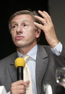 Ecrire et rêver l'Afrique, selon le diplomate-écrivain Jean-Christophe Rufin Ecrire et rêver l'Afrique, selon le diplomate-écrivain Jean-Christophe Rufin