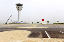 Au Sénégal, l’accident d’un Boeing 737 fait onze blessés et entraîne la fermeture de l’aéroport de Dakar Au Sénégal, l’accident d’un Boeing 737 fait onze blessés et entraîne la fermeture de l’aéroport de Dakar