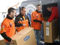 Dakar Solidario a remis 15 tonnes d'aides humanitaires à la Mauritanie Dakar Solidario a remis 15 tonnes d'aides humanitaires à la Mauritanie