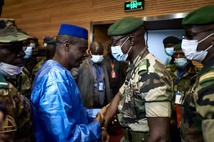 Au Mali, un an de prison ferme requis contre un opposant ayant mis en cause la junte burkinabée Au Mali, un an de prison ferme requis contre un opposant ayant mis en cause la junte burkinabée