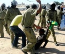 Image de la police mauritanienne en action. Image de la police mauritanienne en action.