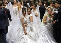 Un mariage collectif au Caire le 6 avril 2006 Un mariage collectif au Caire le 6 avril 2006