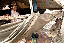 Un abri de fortune à Nouakchott, capitale de la Mauritanie. Un abri de fortune à Nouakchott, capitale de la Mauritanie.