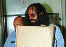La condamnation à mort de Mumia Abu Jamal annulée! Il ne pourra pas être exécuté sans un nouveau procès, mais son procès ne sera pas révisé pour autant sur le fond La condamnation à mort de Mumia Abu Jamal annulée! Il ne pourra pas être exécuté sans un nouveau procès, mais son procès ne sera pas révisé pour autant sur le fond