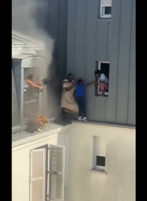 "Le héros du 18e" : un Sénégalais de 39 ans sauve six personnes, dont des bébés, d'un appartement parisien en feu "Le héros du 18e" : un Sénégalais de 39 ans sauve six personnes, dont des bébés, d'un appartement parisien en feu