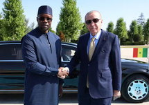 Surendetté, le Sénégal tente de séduire sa diaspora et de rassurer ses partenaires internationaux Surendetté, le Sénégal tente de séduire sa diaspora et de rassurer ses partenaires internationaux