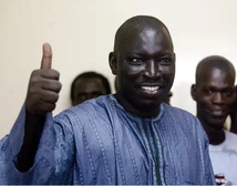 Un patron de presse sénégalais visé par un mandat d’arrêt interpellé en France, puis libéré Un patron de presse sénégalais visé par un mandat d’arrêt interpellé en France, puis libéré